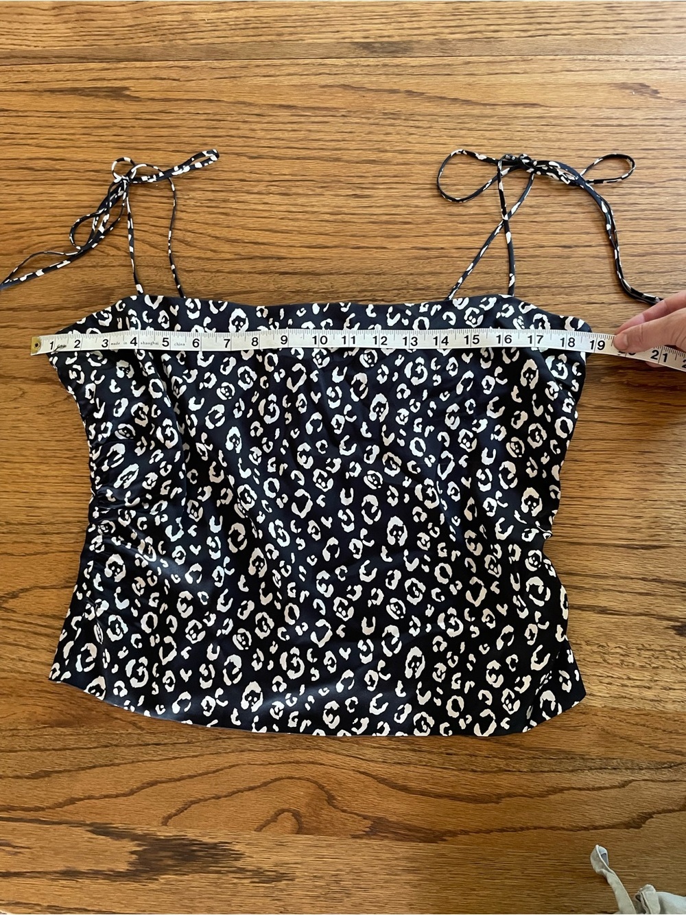 Reformation Lucrezia Black Leopard 100% Silk Tie Cami Crop Top Size 12 - Picture 8 of 10
